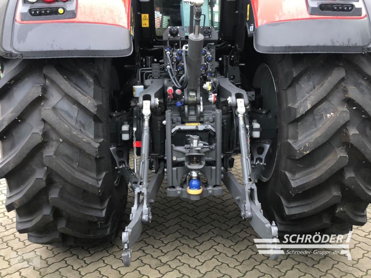 Traktor des Typs Massey Ferguson 8735 S DYNA-VT NEW EXCLUSIVE, Neumaschine in Ahlerstedt (Bild 8)