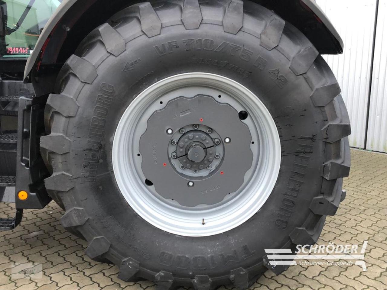 Traktor des Typs Massey Ferguson 8735 S DYNA-VT NEW EXCLUSIVE, Neumaschine in Ahlerstedt (Bild 10)