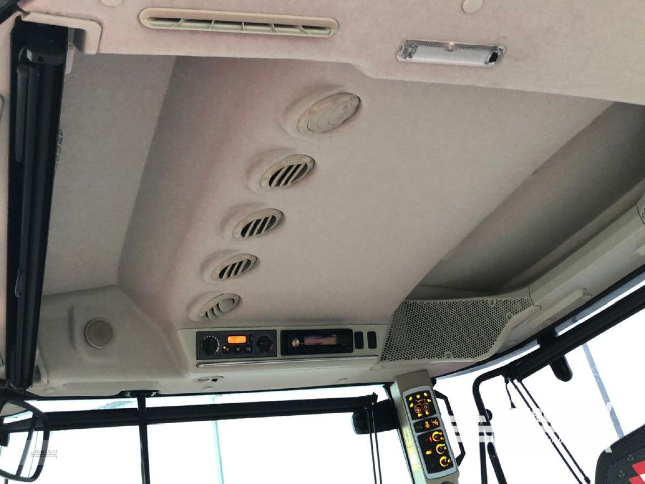 Traktor des Typs Massey Ferguson 8735 S DYNA-VT NEW EXCLUSIVE, Neumaschine in Ahlerstedt (Bild 16)