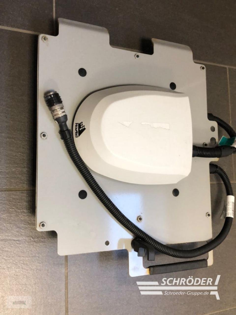 Traktor des Typs Massey Ferguson 8735 S DYNA-VT NEW EXCLUSIVE, Neumaschine in Ahlerstedt (Bild 18)