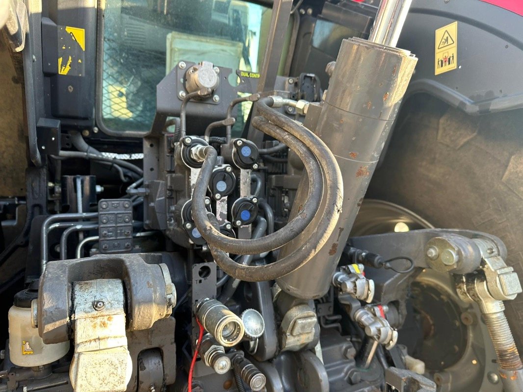 Traktor des Typs Massey Ferguson 8737 DynaVT, Neumaschine in Liebenwalde (Bild 27)