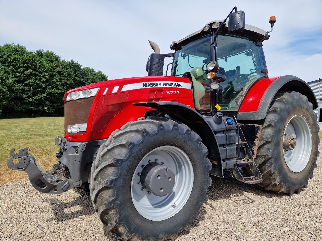 Traktor от тип Massey Ferguson 8737 EXCLUSIVE, Gebrauchtmaschine в Jelling (Снимка 1)