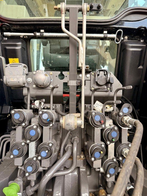 Traktor typu Massey Ferguson 8737, Gebrauchtmaschine v Henau (Obrázek 3)