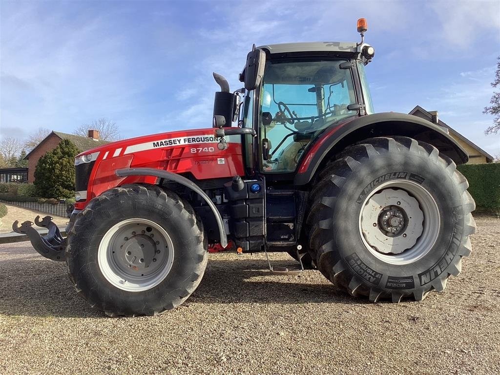 Traktor of the type Massey Ferguson 8740 Dyna VT Exclusive Autoguide-forberedt, Gebrauchtmaschine in Ringe (Picture 1)