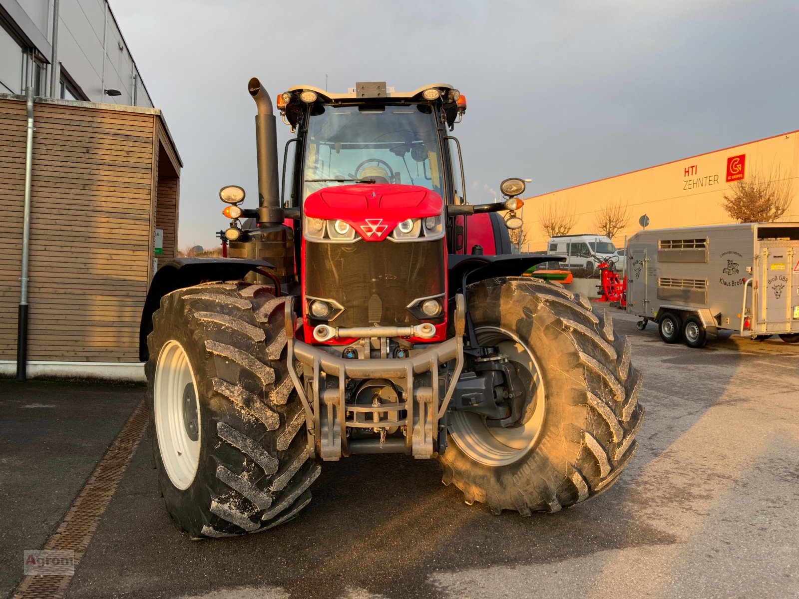 Traktor typu Massey Ferguson 8740 S Dyna VT Exclusive, Gebrauchtmaschine v Herrenberg-Gültstein (Obrázek 4)