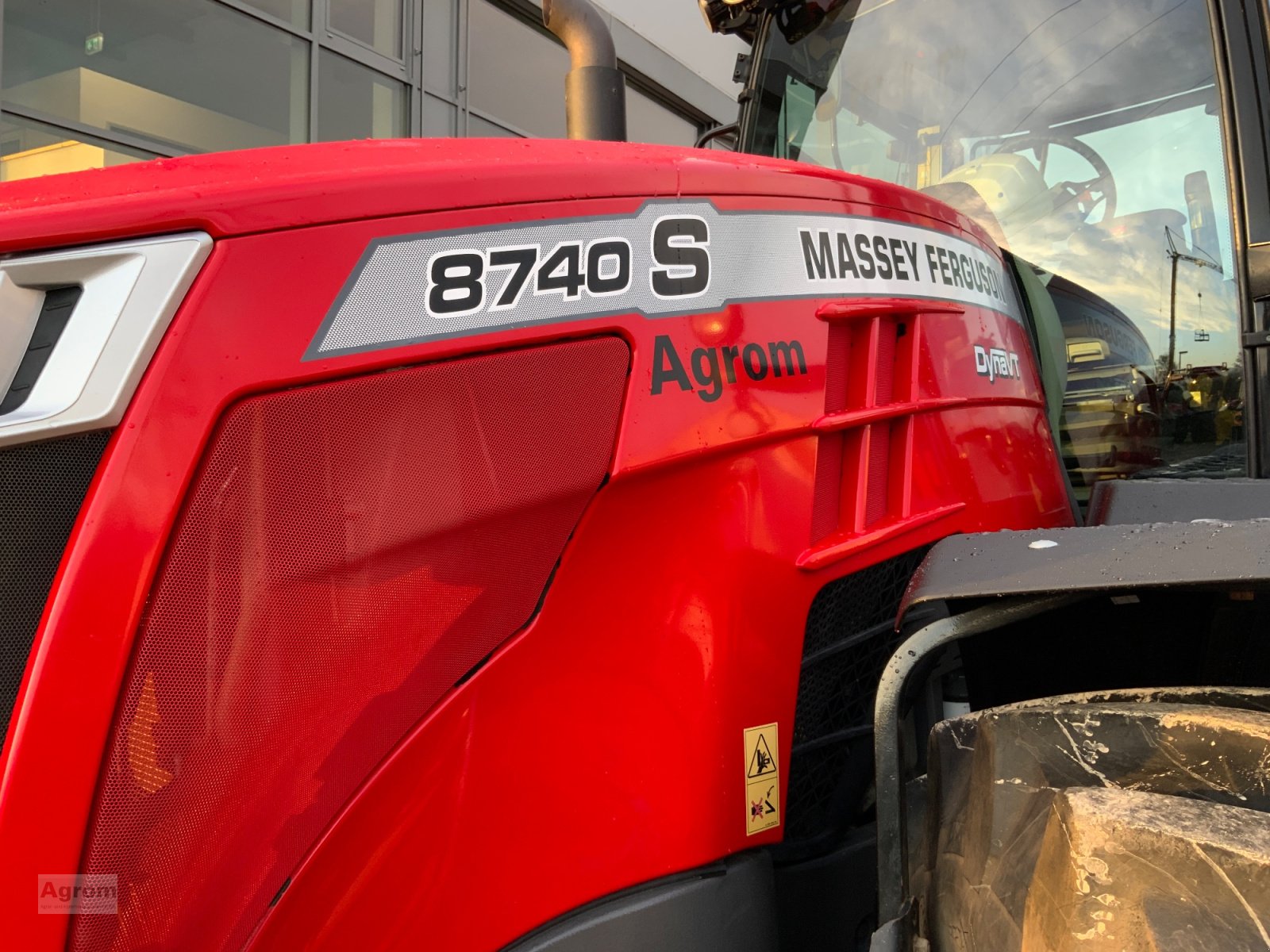 Traktor typu Massey Ferguson 8740 S Dyna VT Exclusive, Gebrauchtmaschine v Herrenberg-Gültstein (Obrázek 8)