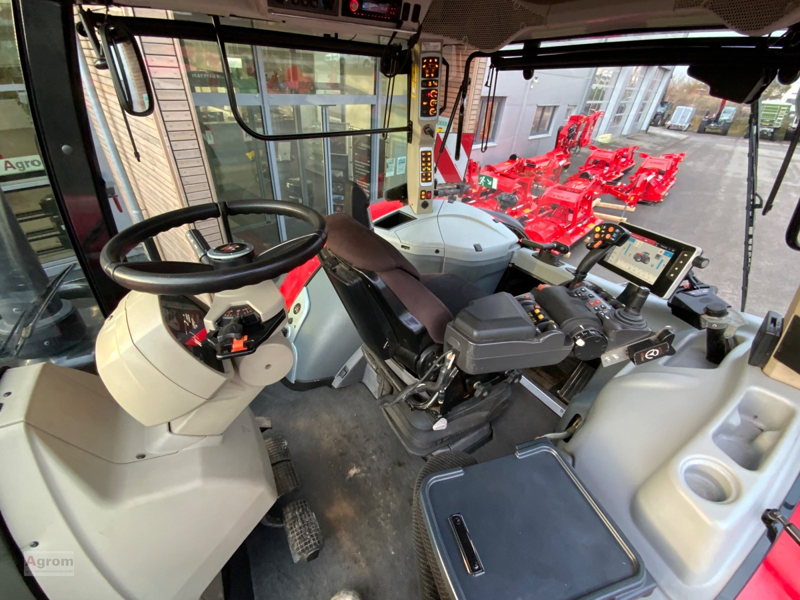 Traktor typu Massey Ferguson 8740 S Dyna VT Exclusive, Gebrauchtmaschine v Herrenberg-Gültstein (Obrázek 15)