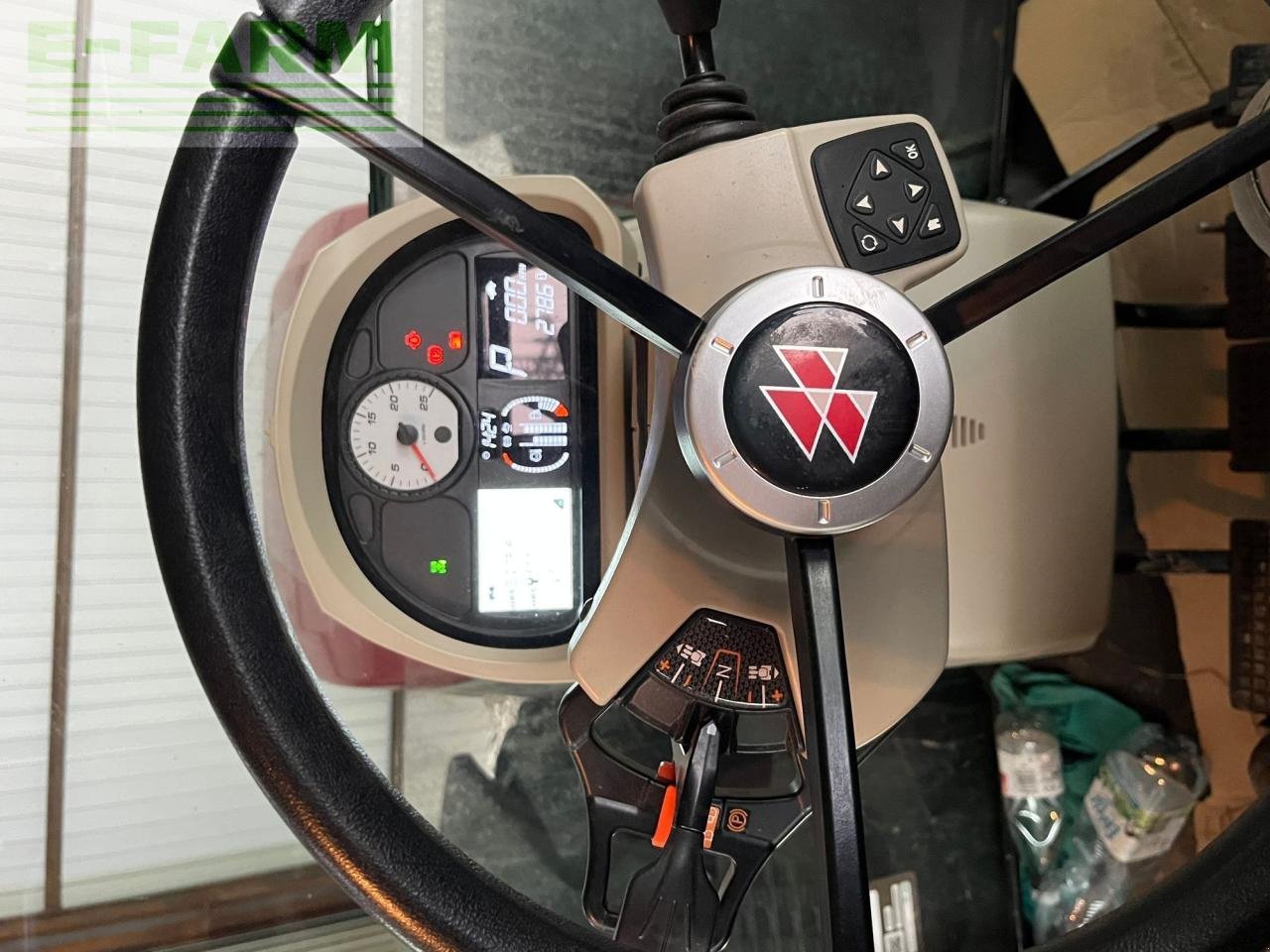 Traktor Türe ait Massey Ferguson 8740S Dyna-VT, Gebrauchtmaschine içinde Hamburg (resim 5)