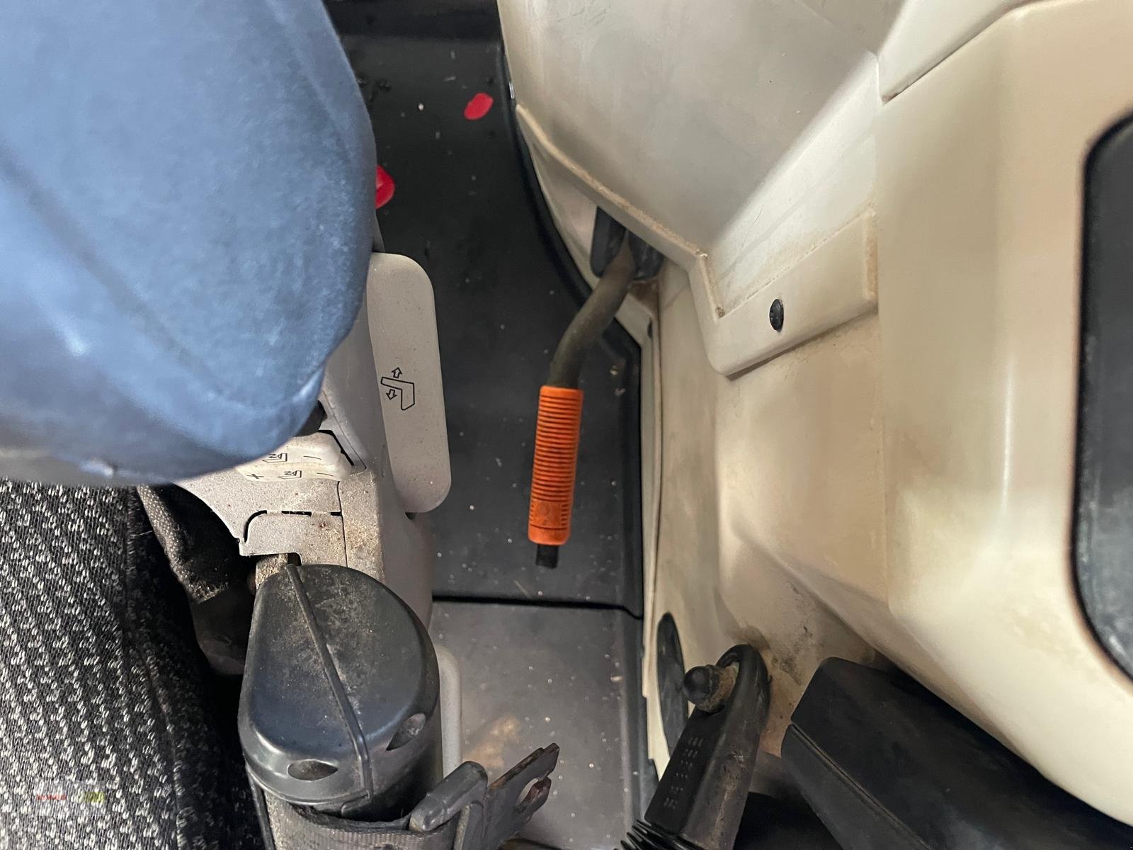 Traktor des Typs Massey Ferguson 8740S Versteigerung ab-auction, Gebrauchtmaschine in Langenau (Bild 27)