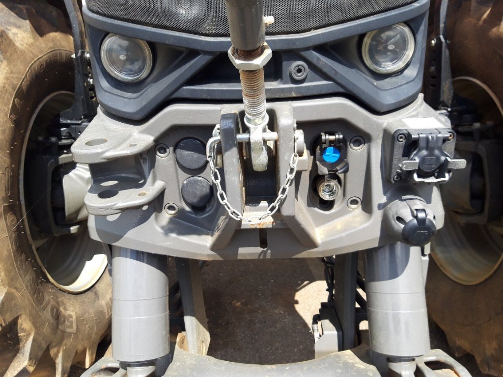 Traktor типа Massey Ferguson 8S 205 D 7 EXCLUSIVE, Gebrauchtmaschine в BRAS SUR MEUSE (Фотография 4)