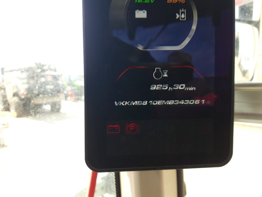 Traktor типа Massey Ferguson 8S 205 D 7 EXCLUSIVE, Gebrauchtmaschine в BRAS SUR MEUSE (Фотография 10)