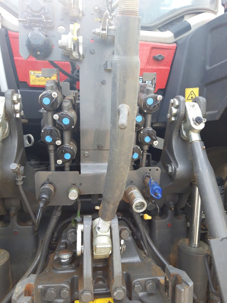 Traktor типа Massey Ferguson 8S 205 D 7 EXCLUSIVE, Gebrauchtmaschine в BRAS SUR MEUSE (Фотография 9)