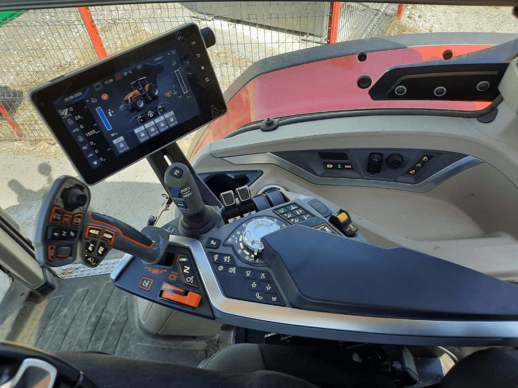 Traktor del tipo Massey Ferguson 8S 225, Gebrauchtmaschine In CHEMAUDIN ET VAUX (Immagine 5)