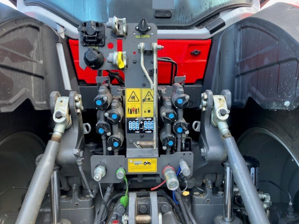 Traktor типа Massey Ferguson 8S 245 D 7 EXCLUSIVE, Gebrauchtmaschine в POUSSAY (Фотография 5)