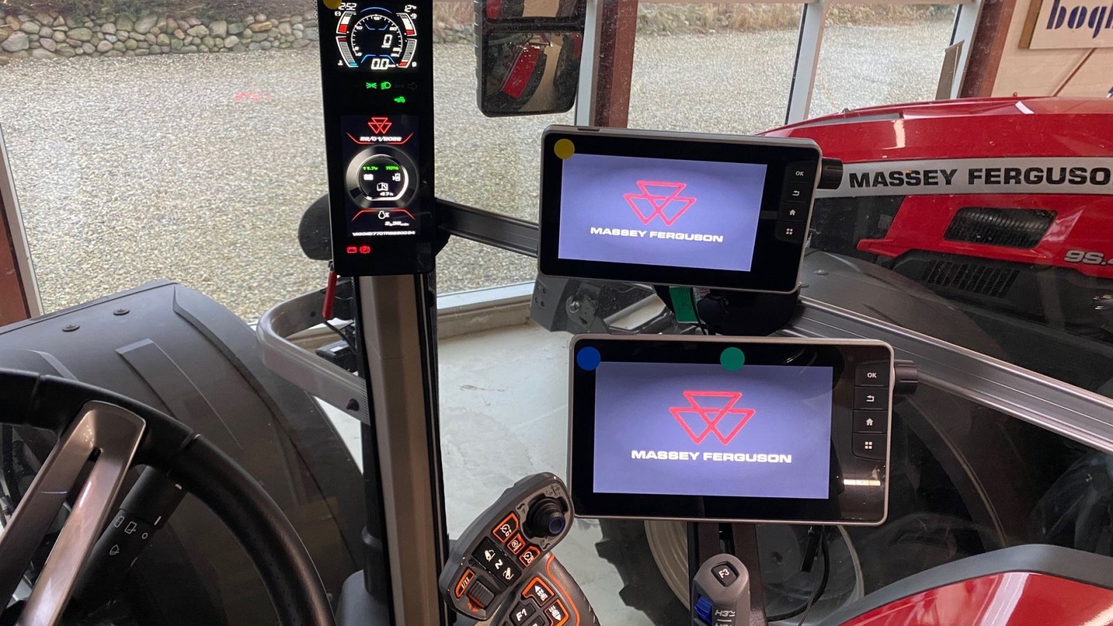 Traktor tip Massey Ferguson 8S-305 Dyna VT Exclusive, Gebrauchtmaschine in Ringe (Poză 9)