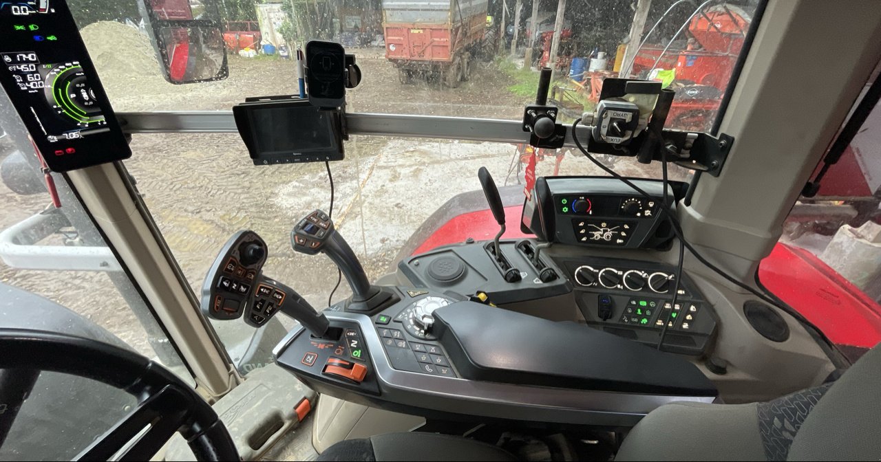 Traktor des Typs Massey Ferguson 8S.205 D7 EFF, Gebrauchtmaschine in JOSSELIN (Bild 5)