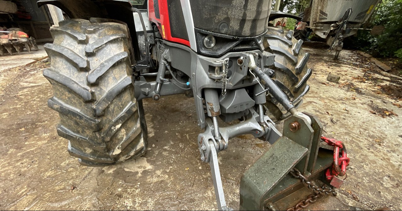 Traktor des Typs Massey Ferguson 8S.205 D7 EFF, Gebrauchtmaschine in JOSSELIN (Bild 11)
