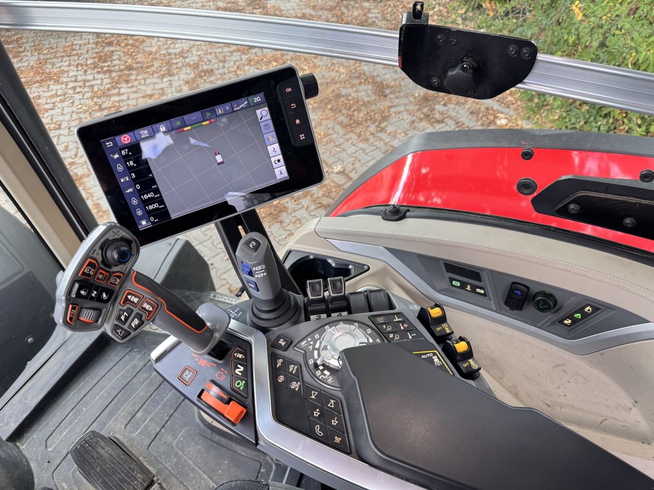 Traktor от тип Massey Ferguson 8s.205 Dyna7 Exclusive, Gebrauchtmaschine в Achterveld (Снимка 11)