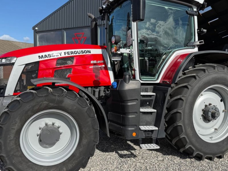 Traktor Türe ait Massey Ferguson 8S.205 E-Power Exclusive, Gebrauchtmaschine içinde Hadsten (resim 1)