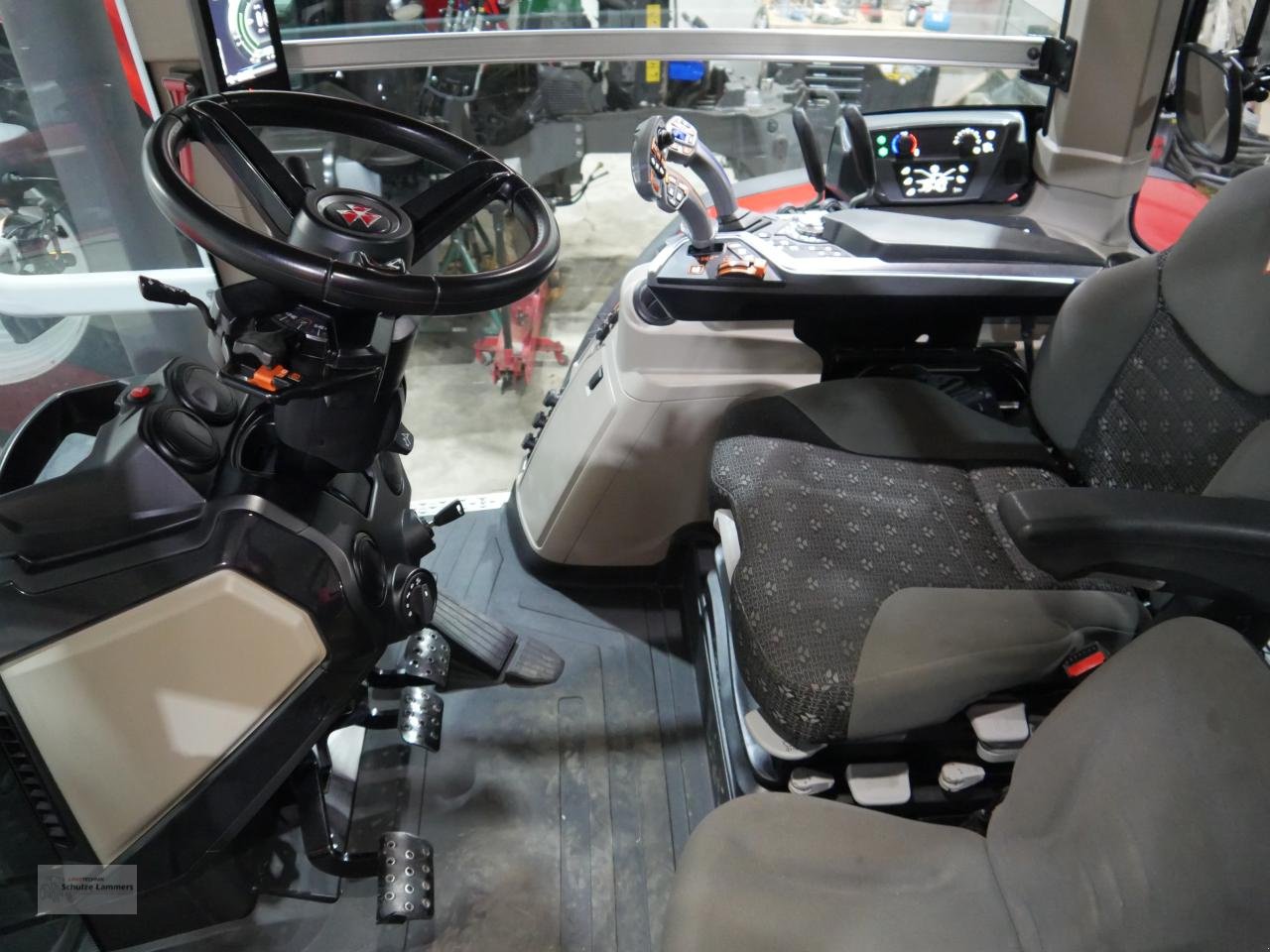 Traktor van het type Massey Ferguson 8S.225 Dyna-7, Gebrauchtmaschine in Borken (Foto 11)