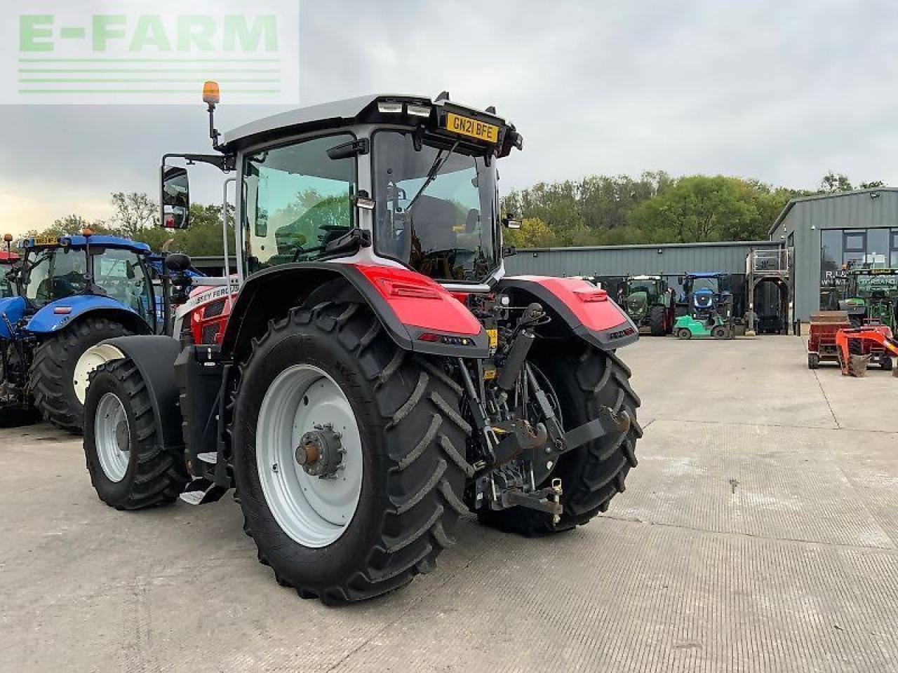 Traktor of the type Massey Ferguson 8s.225 dyna e power tractor (st24558), Gebrauchtmaschine in SHAFTESBURY (Picture 7)