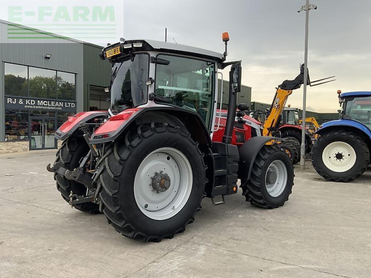 Traktor типа Massey Ferguson 8s.225 dyna e power tractor (st24558), Gebrauchtmaschine в SHAFTESBURY (Фотография 9)