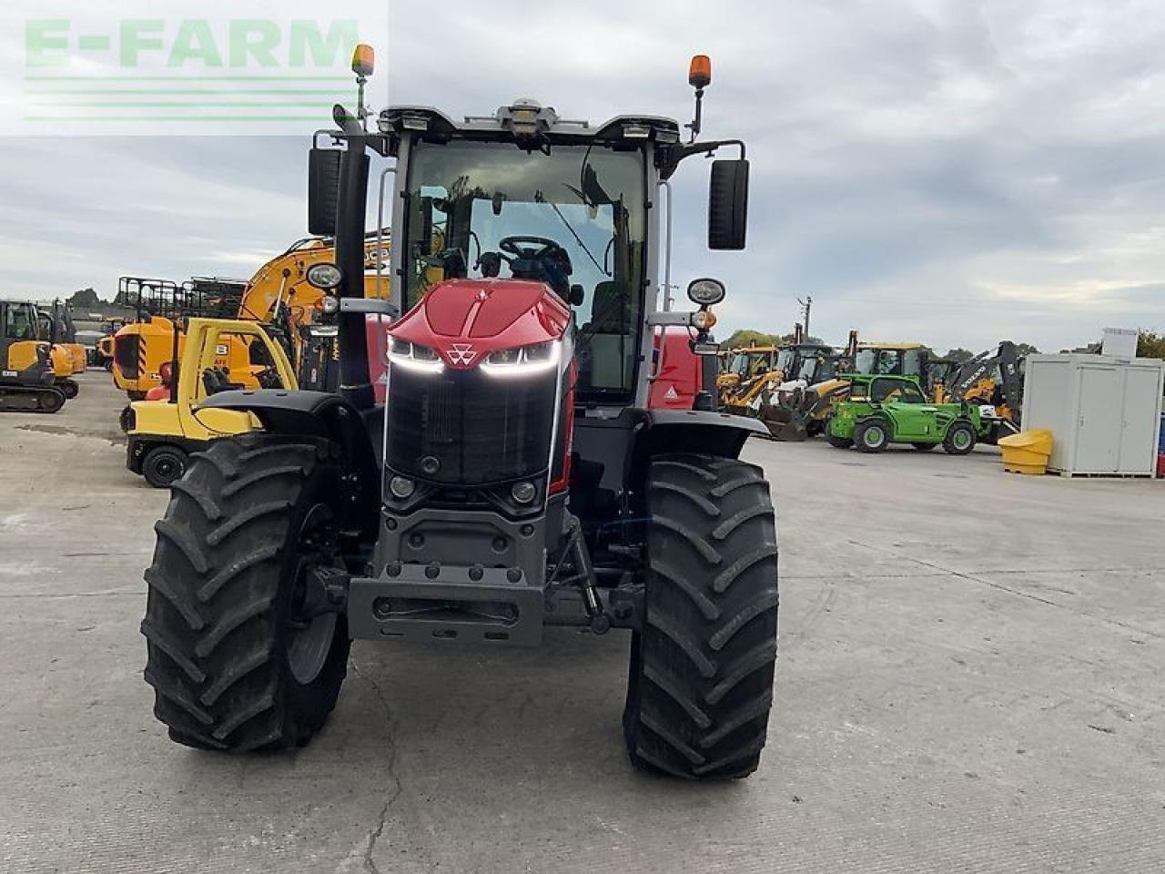 Traktor van het type Massey Ferguson 8s.225 dyna e power tractor (st24558), Gebrauchtmaschine in SHAFTESBURY (Foto 4)