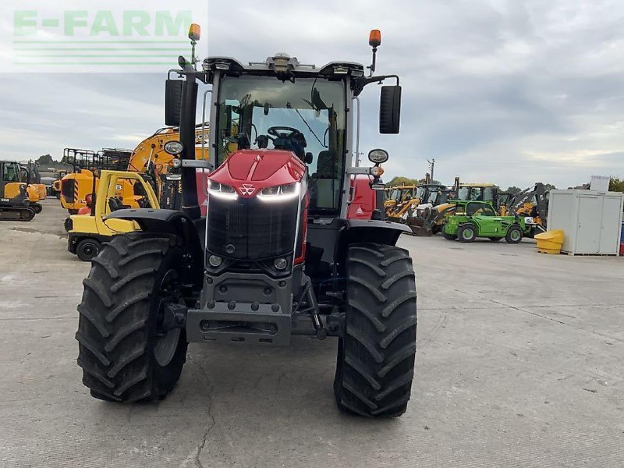 Traktor от тип Massey Ferguson 8s.225 dyna e power tractor (st24558), Gebrauchtmaschine в SHAFTESBURY (Снимка 4)