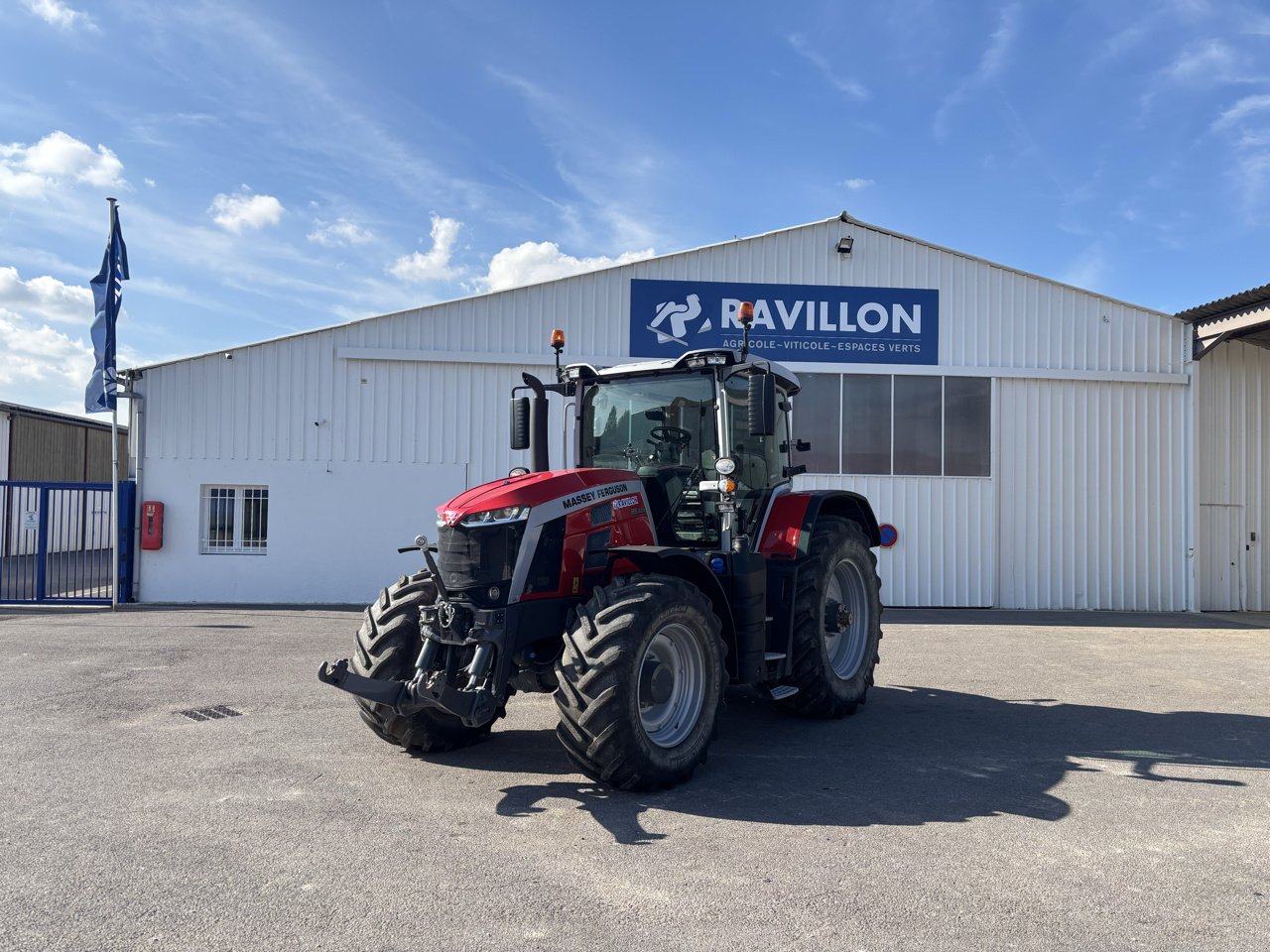 Traktor типа Massey Ferguson 8S225, Gebrauchtmaschine в VERT TOULON (Фотография 2)