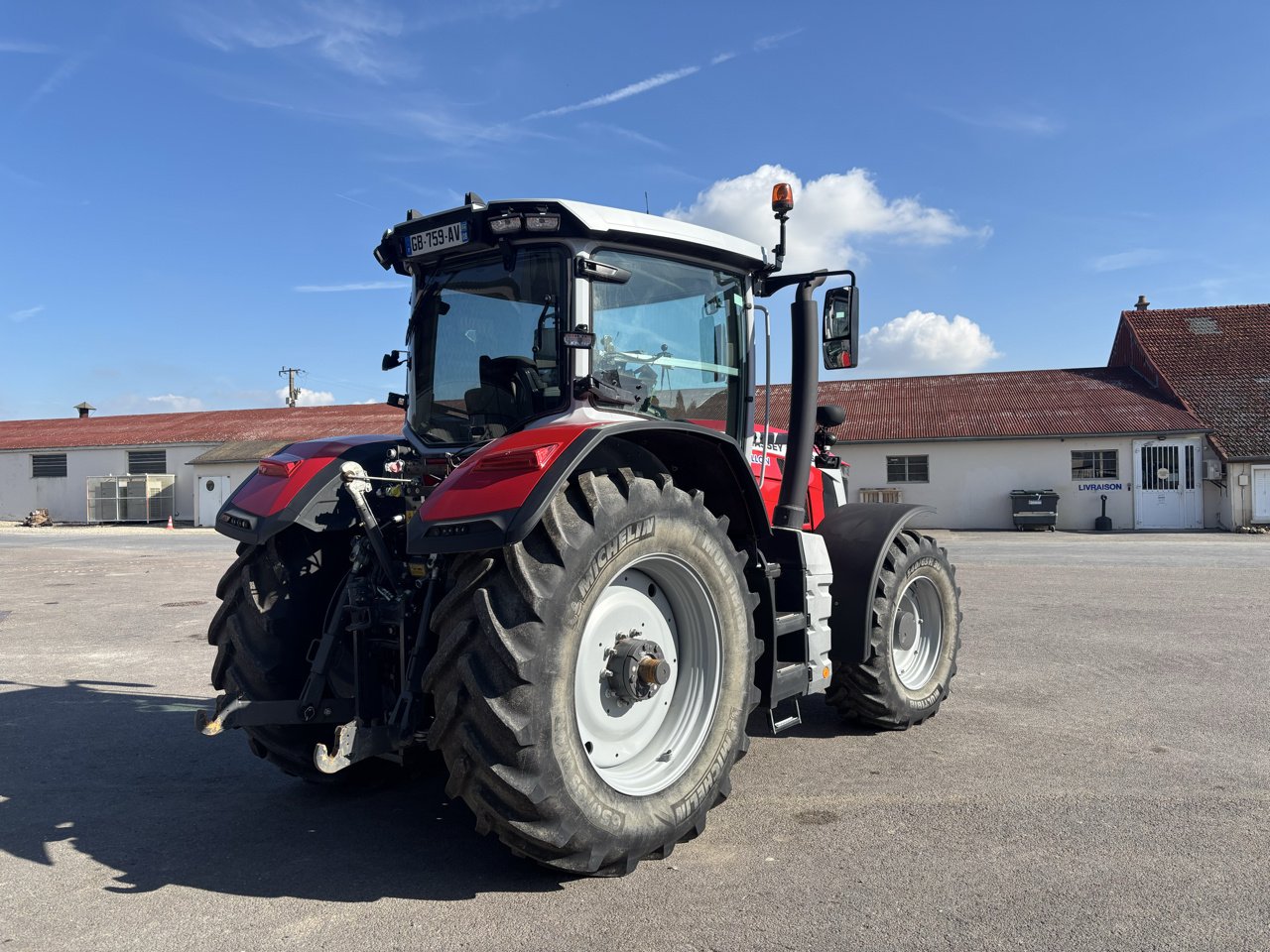Traktor типа Massey Ferguson 8S225, Gebrauchtmaschine в VERT TOULON (Фотография 11)
