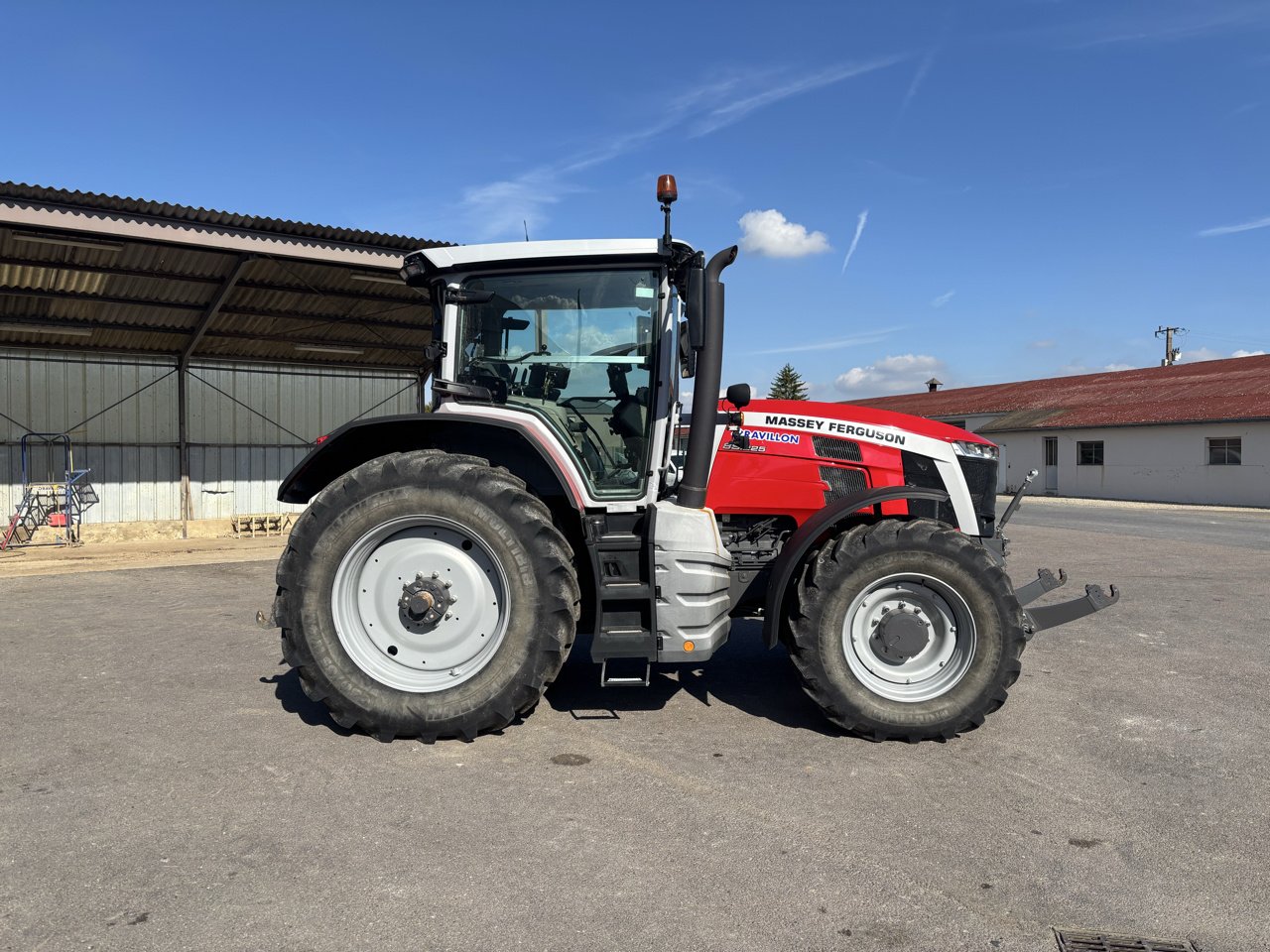 Traktor типа Massey Ferguson 8S225, Gebrauchtmaschine в VERT TOULON (Фотография 7)