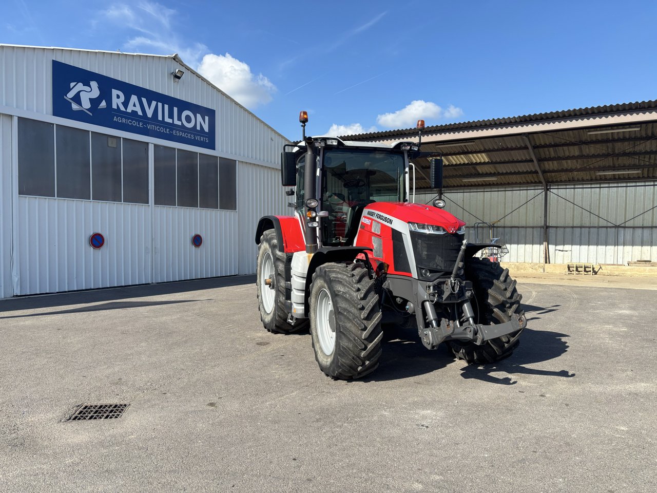 Traktor типа Massey Ferguson 8S225, Gebrauchtmaschine в VERT TOULON (Фотография 5)