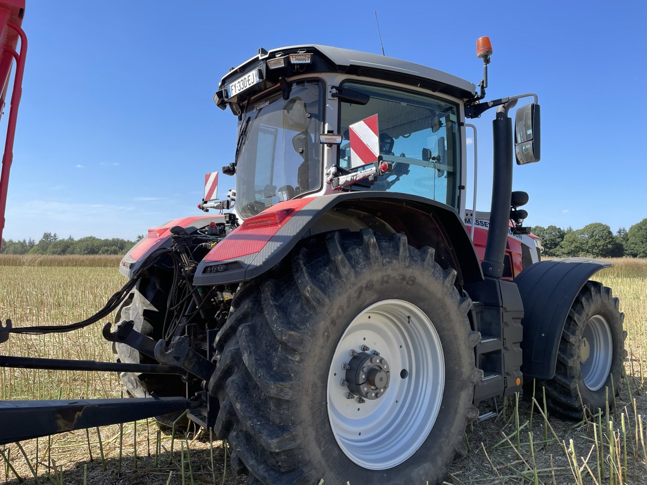 Traktor of the type Massey Ferguson 8S.245 D7, Gebrauchtmaschine in JOSSELIN (Picture 3)