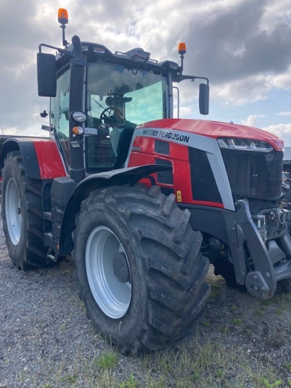 Traktor des Typs Massey Ferguson 8S.245 Dyna E-Power Excl, Gebrauchtmaschine in Gadenstedt (Bild 3)
