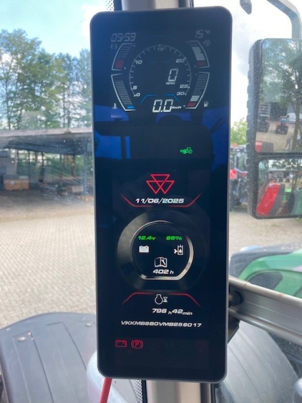 Traktor des Typs Massey Ferguson 8S.245 Dyna E-Power Excl, Gebrauchtmaschine in Gadenstedt (Bild 6)