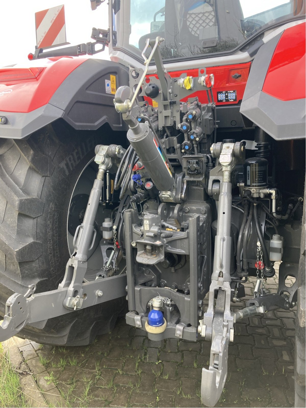 Traktor des Typs Massey Ferguson 8S.245 Dyna-VT EXCLUSIVE, Gebrauchtmaschine in Gadenstedt (Bild 3)
