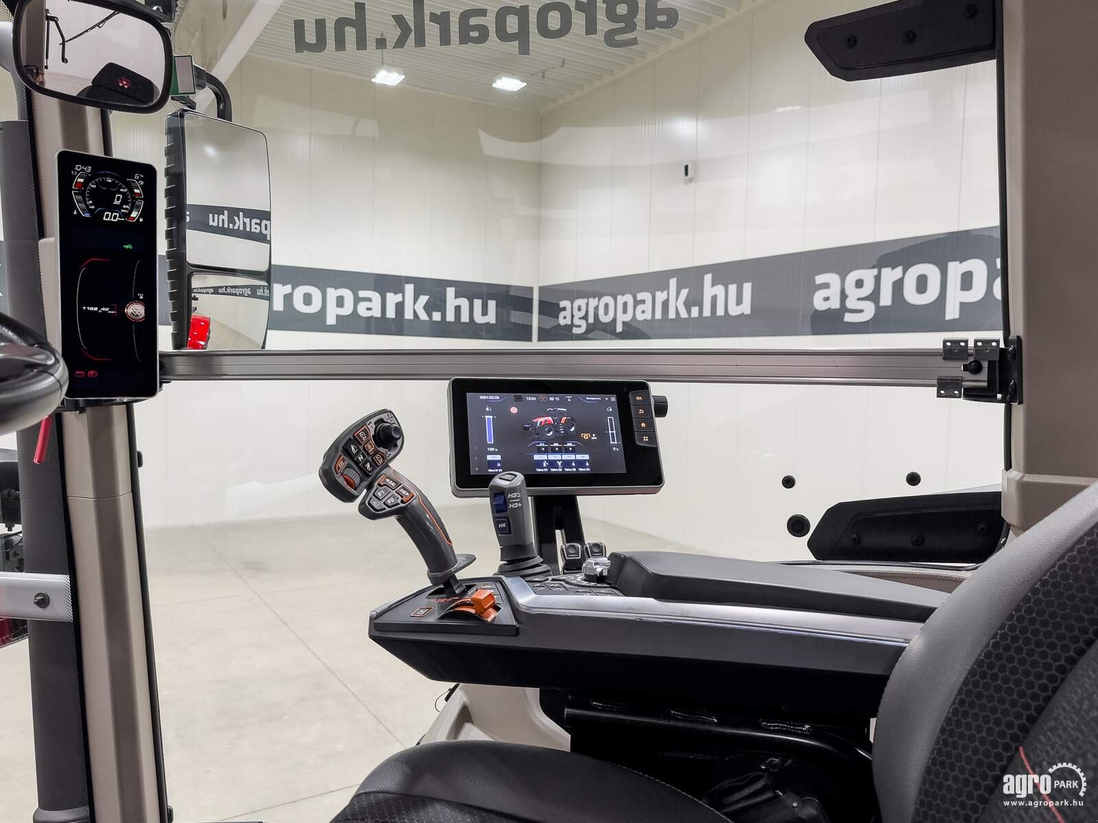 Traktor typu Massey Ferguson 8S.245 EXD7, Gebrauchtmaschine v Csengele (Obrázek 12)