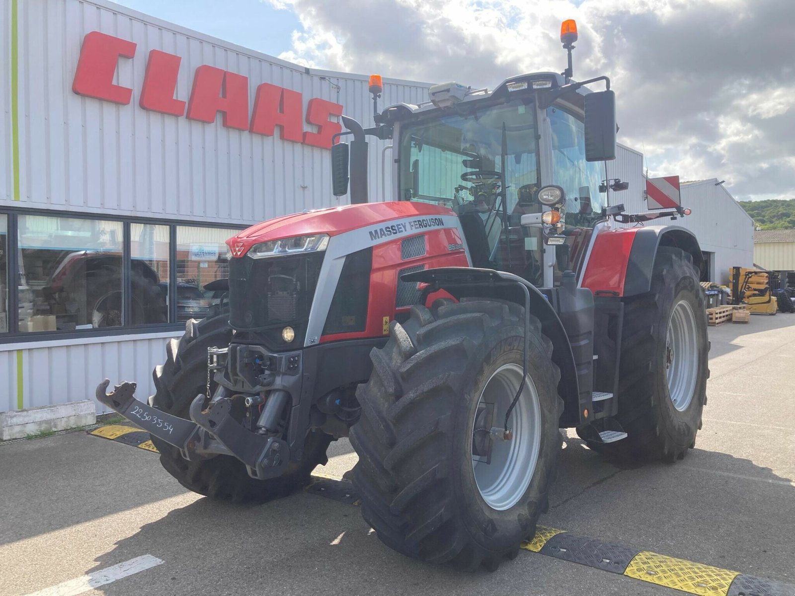 Traktor tipa Massey Ferguson 8S.245, Gebrauchtmaschine u BLENDECQUES (Slika 1)