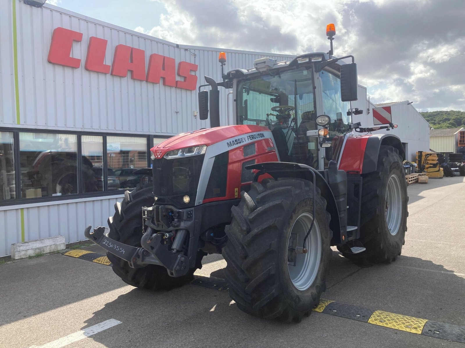 Traktor tipa Massey Ferguson 8S.245, Gebrauchtmaschine u BLENDECQUES (Slika 3)