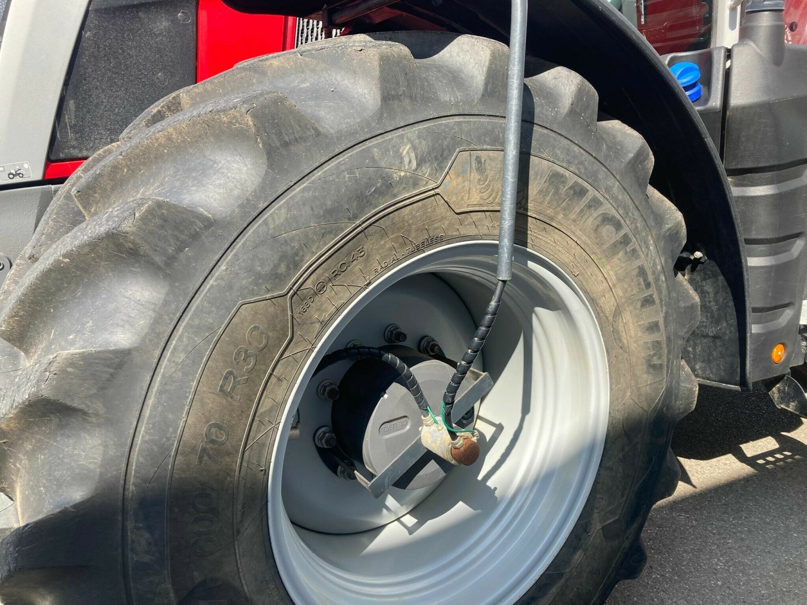 Traktor tipa Massey Ferguson 8S.245, Gebrauchtmaschine u BLENDECQUES (Slika 8)