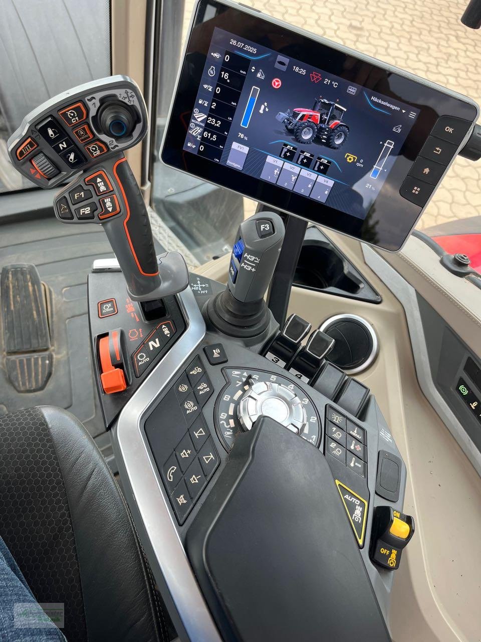 Traktor tipa Massey Ferguson 8S.265 Dyna E-Power Exclusive, Gebrauchtmaschine u Coppenbruegge (Slika 8)