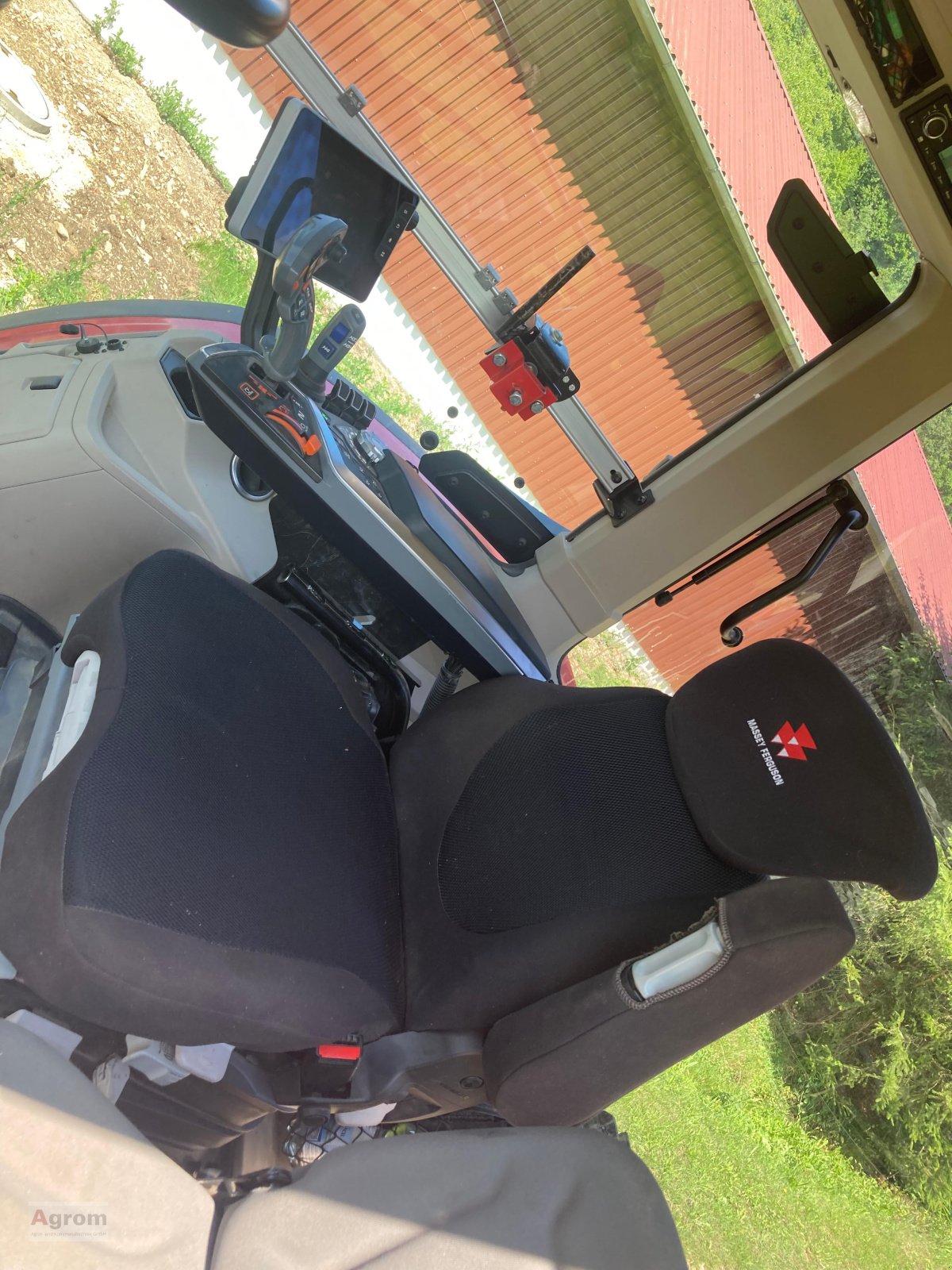 Traktor типа Massey Ferguson 8S.265 DYNA E-POWER, Gebrauchtmaschine в Münsingen (Фотография 11)