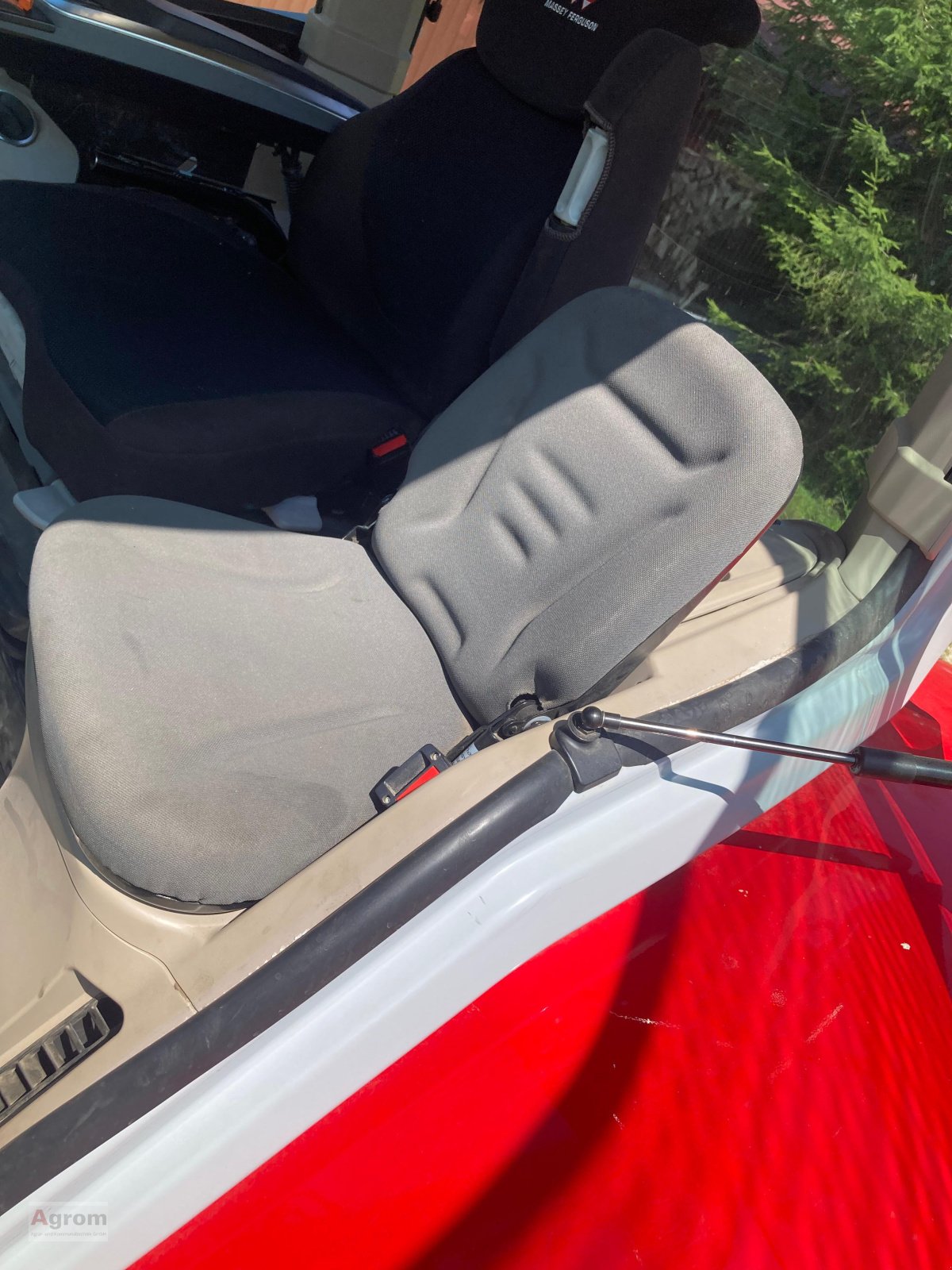 Traktor типа Massey Ferguson 8S.265 DYNA E-POWER, Gebrauchtmaschine в Münsingen (Фотография 12)