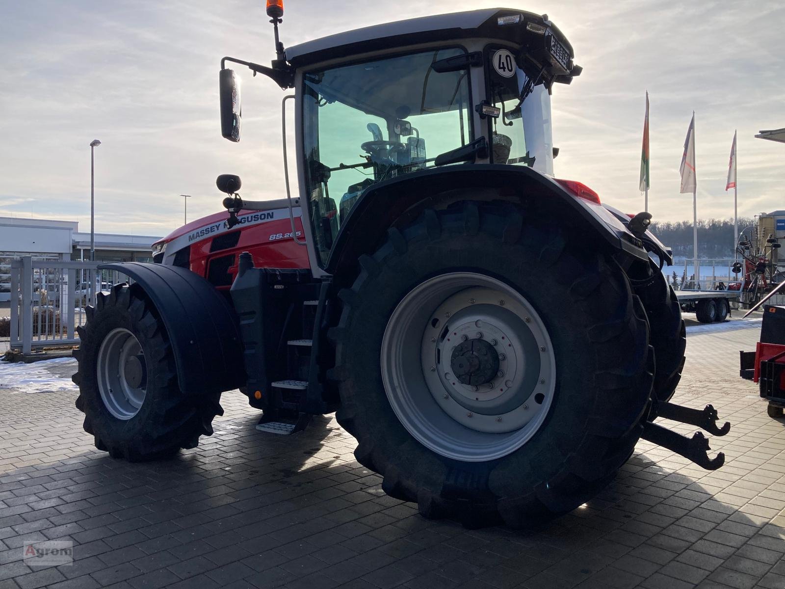 Traktor vrste Massey Ferguson 8S.265 DYNA E-POWER, Gebrauchtmaschine v Münsingen (Slika 3)