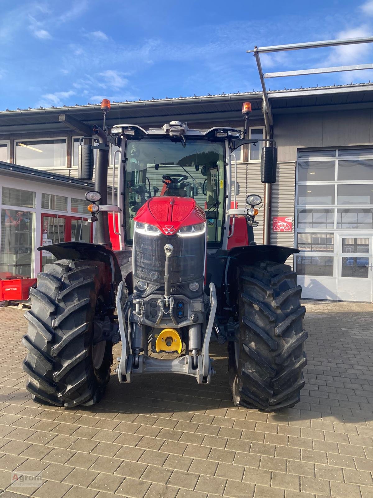 Traktor vrste Massey Ferguson 8S.265 DYNA E-POWER, Gebrauchtmaschine v Münsingen (Slika 5)