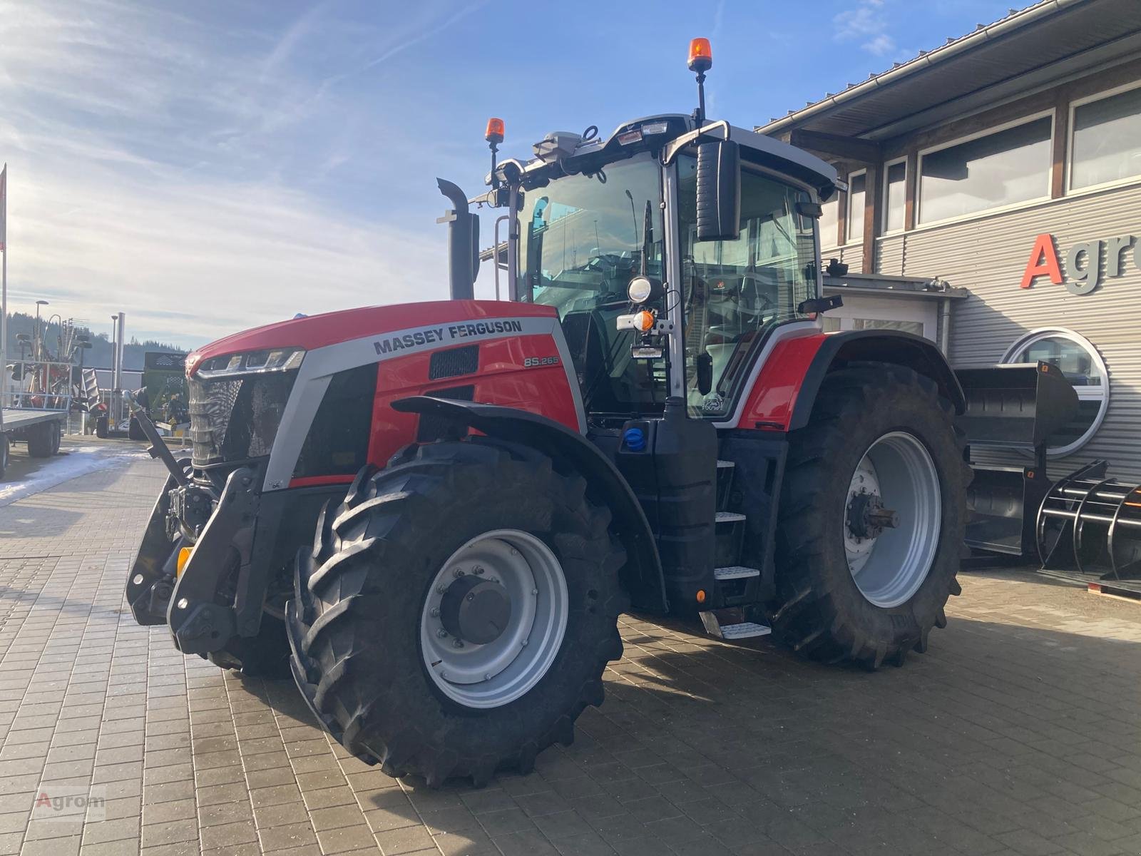 Traktor vrste Massey Ferguson 8S.265 DYNA E-POWER, Gebrauchtmaschine v Münsingen (Slika 9)
