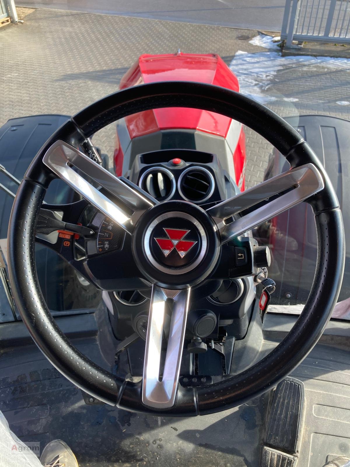 Traktor vrste Massey Ferguson 8S.265 DYNA E-POWER, Gebrauchtmaschine v Münsingen (Slika 13)