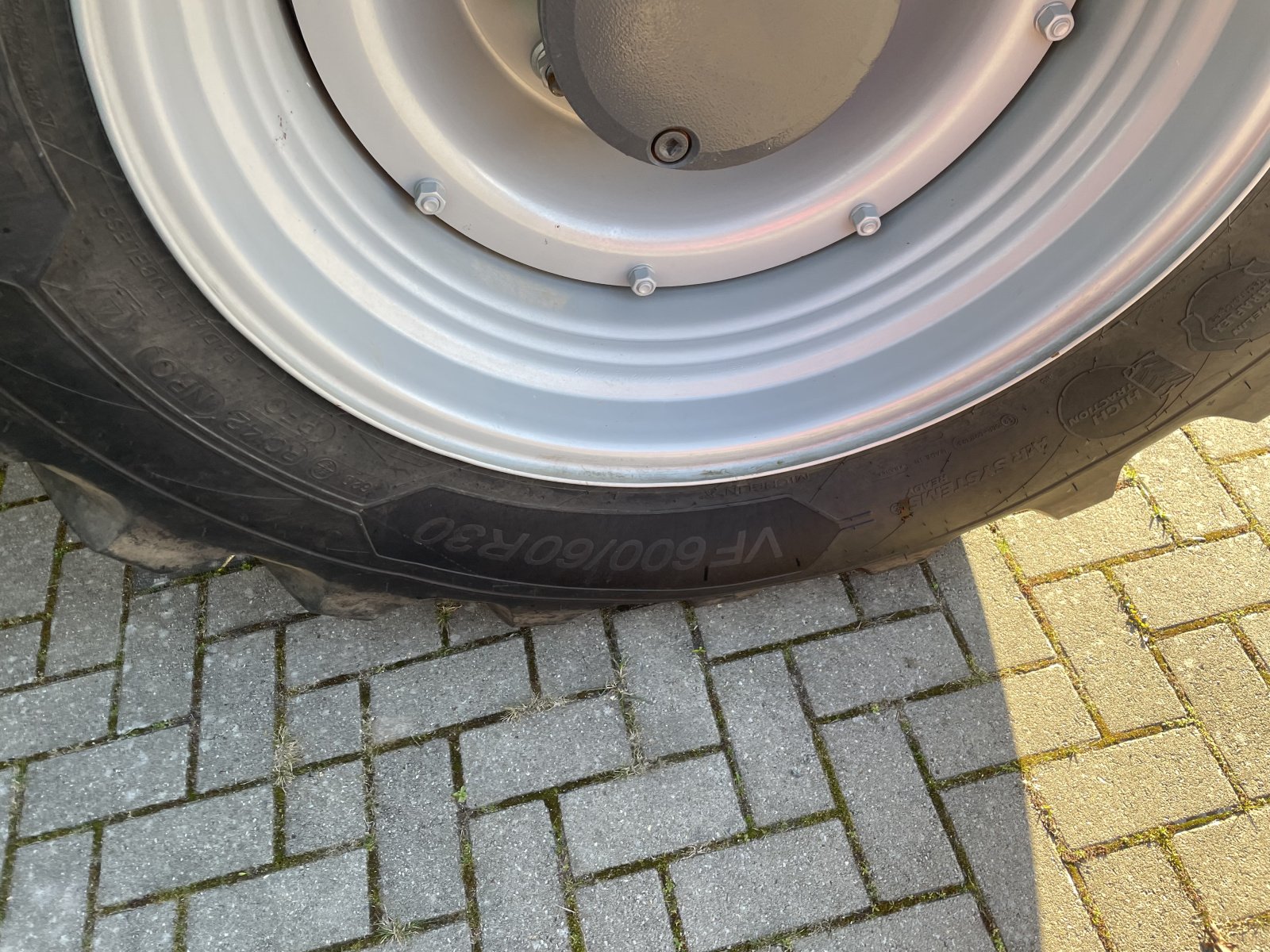 Traktor des Typs Massey Ferguson 8S.265 Dyna-VT EXCLUSIVE, Gebrauchtmaschine in Voitze (Bild 2)