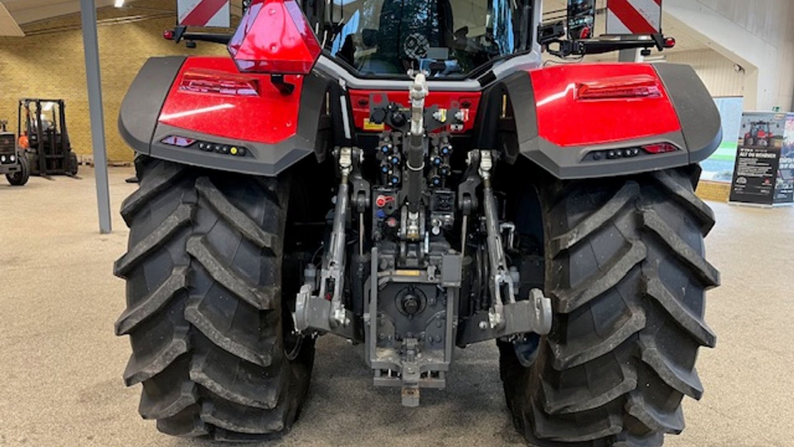 Traktor του τύπου Massey Ferguson 8S.305 Dyna VT  Danmarks måske laveste rente!!!, Gebrauchtmaschine σε Nimtofte (Φωτογραφία 5)