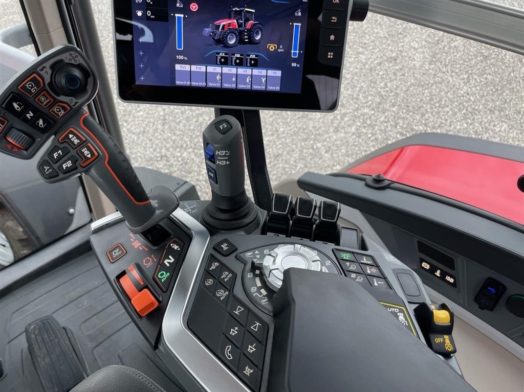 Traktor от тип Massey Ferguson 8S.305 Dyna VT Demo kørt 230 timer, Gebrauchtmaschine в Hadsten (Снимка 17)